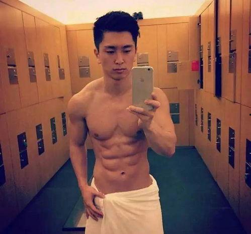 国产腹肌小帅哥视频在线,国产小帅哥健身视频走红网络