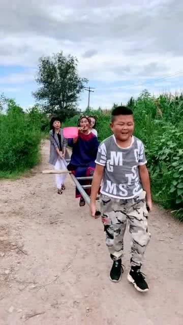 国产胖老太 视频播放